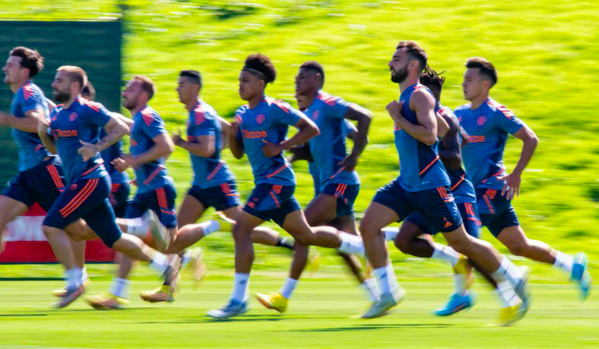 M.U trở lại tập luyện: Ten Hag vắt kiệt sức; Thái độ của Ronaldo - Bóng Đá