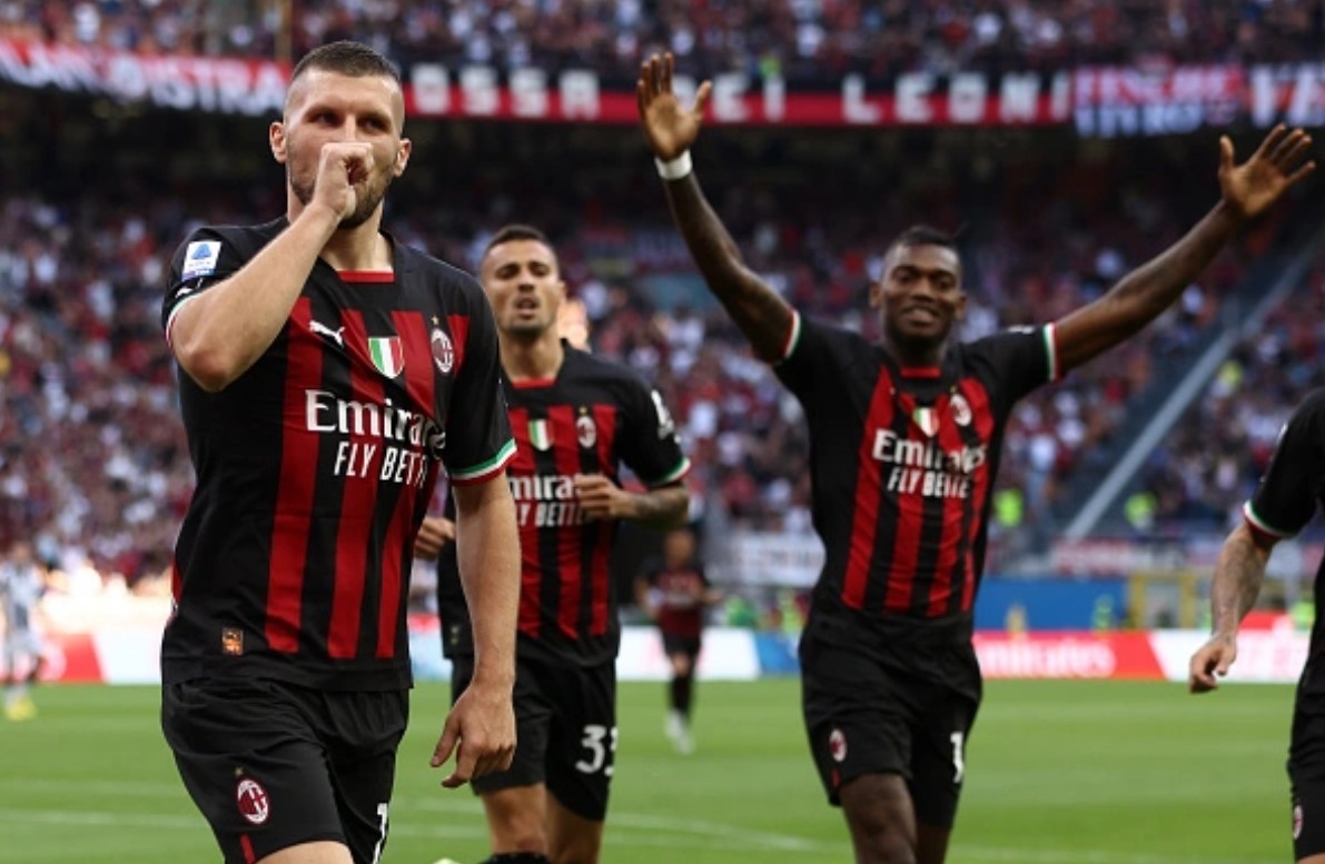 Lukaku cùng đồng đội vỡ òa khi giành 3 điểm ở phút 90+5 - Bóng Đá