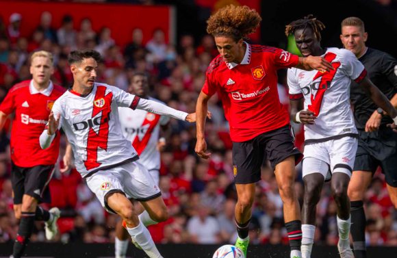 CHÍNH THỨC! Man Utd chia tay cầu thủ thứ 13 - Bóng Đá