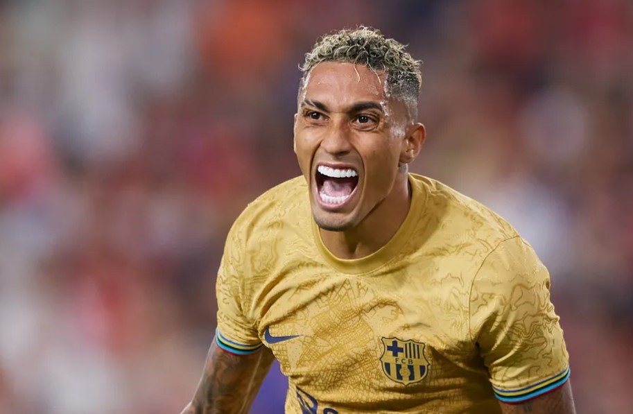 Raphinha nhẹ nhõm khi mở tài khoản cho Barca - Bóng Đá