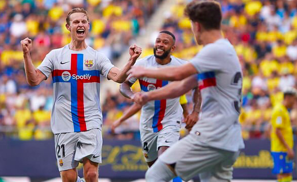 Ten Hag và 2 sếp lớn đã  - Bóng Đá