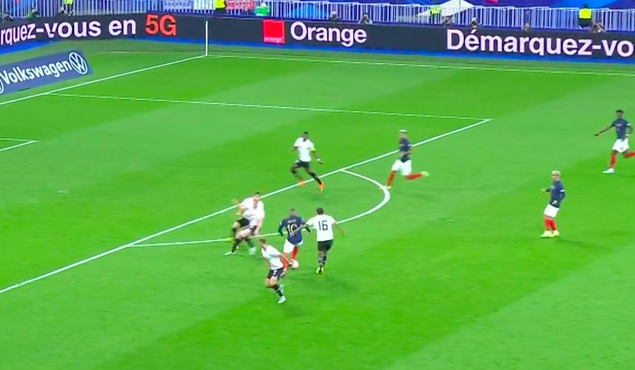 Hóa Messi, Mbappe '1 cân 5' - Bóng Đá