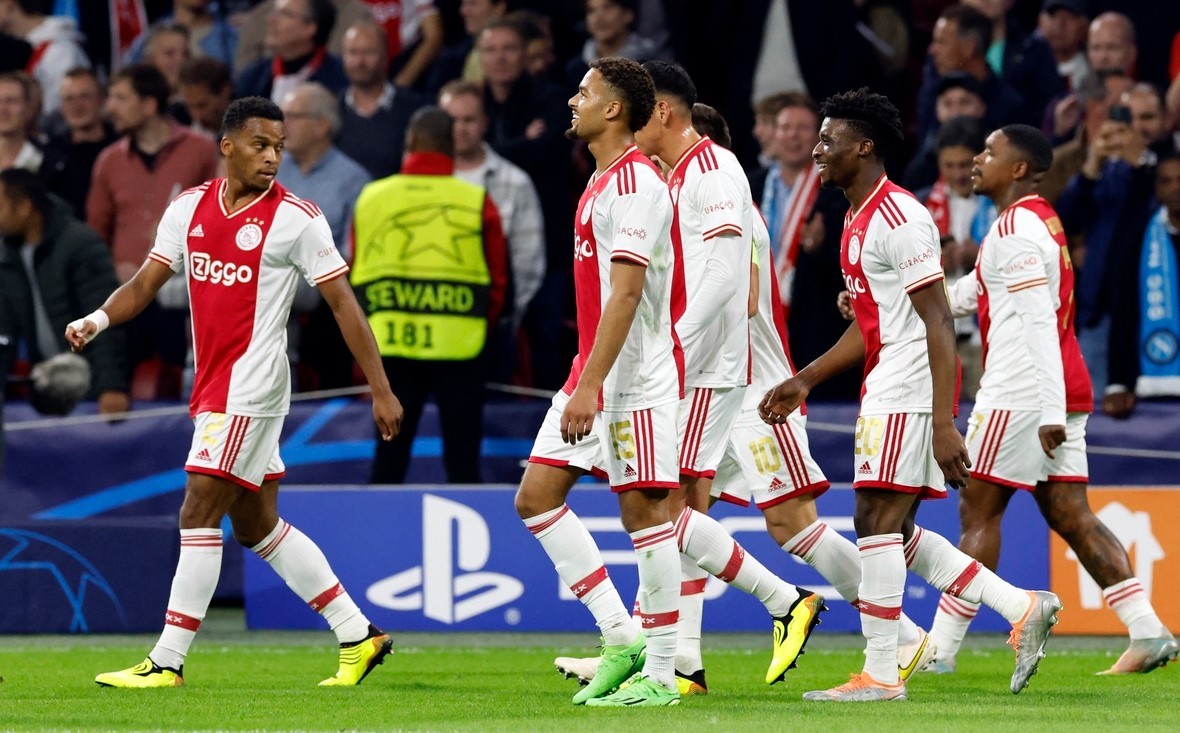 Napoli đè bẹp Ajax - Bóng Đá