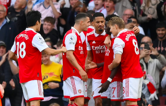 Ozil gửi thông điệp 