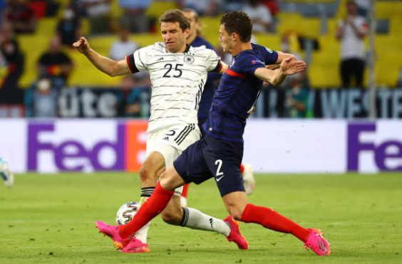 Sao tuyển Pháp bất tỉnh 10 giây - Bóng Đá