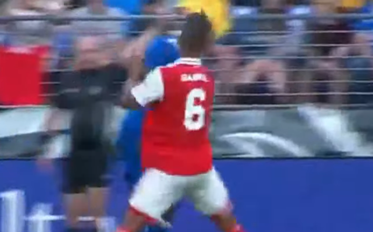 Gabriel đòi tẩn sao Everton - Bóng Đá