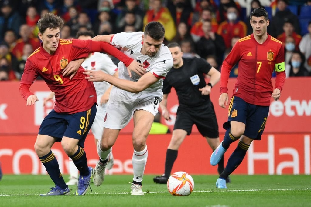 Tây Ban Nha hạ Albania ở phút 90 - Bóng Đá