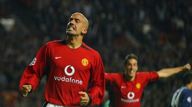 Từ Van Nistelrooy đến Zidane: 10 thương vụ đắt giá nhất mùa giải 2001/02 - Bóng Đá