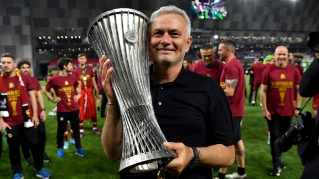 Người thừa M.U hóa đá tảng, xuất sắc giúp Mourinho lập kỷ lục - Bóng Đá