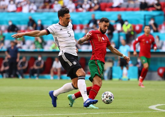 Bruno Fernandes slammed Lee Dixon for ‘strolling’ during Portugal’s Euro 2020 defeat to Germany - Bóng Đá