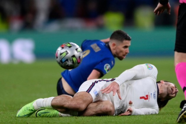 Frank Lampard and Alan Shearer claim Jorginho was lucky to avoid red card for Jack Grealish foul in Euro 2020 final - Bóng Đá