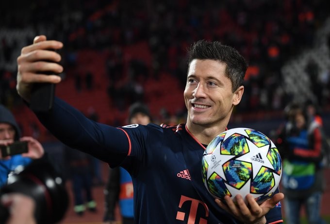 10 hình ảnh khó quên loạt trận C1 rạng sáng nay: Địa chấn 'bẻ còi'; 'Thảm họa' Morata - Bóng Đá