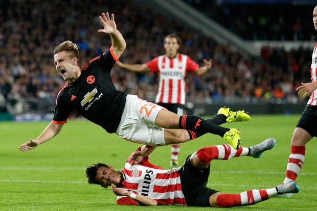 Luke Shaw gần mất chân nhưng đã trở lại mạnh mẽ thế nào? - Bóng Đá