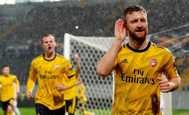 Nhìn kìa Emery! Đấy là chàng trai mùa hè ông xua đuổi - Bóng Đá