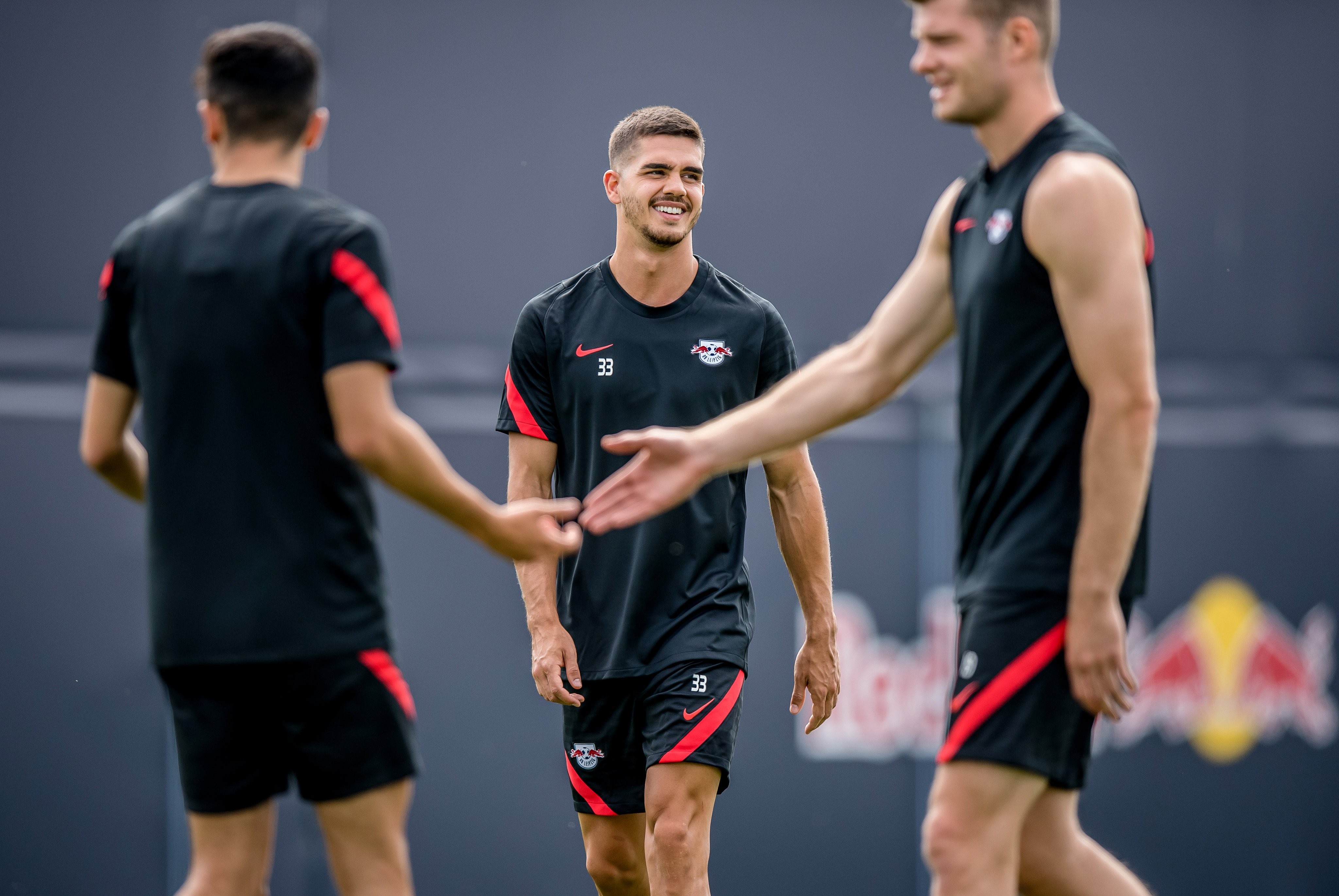 Mục tiêu của Man Utd, Arsenal lên tiếng về bến đỗ mới  - Bóng Đá