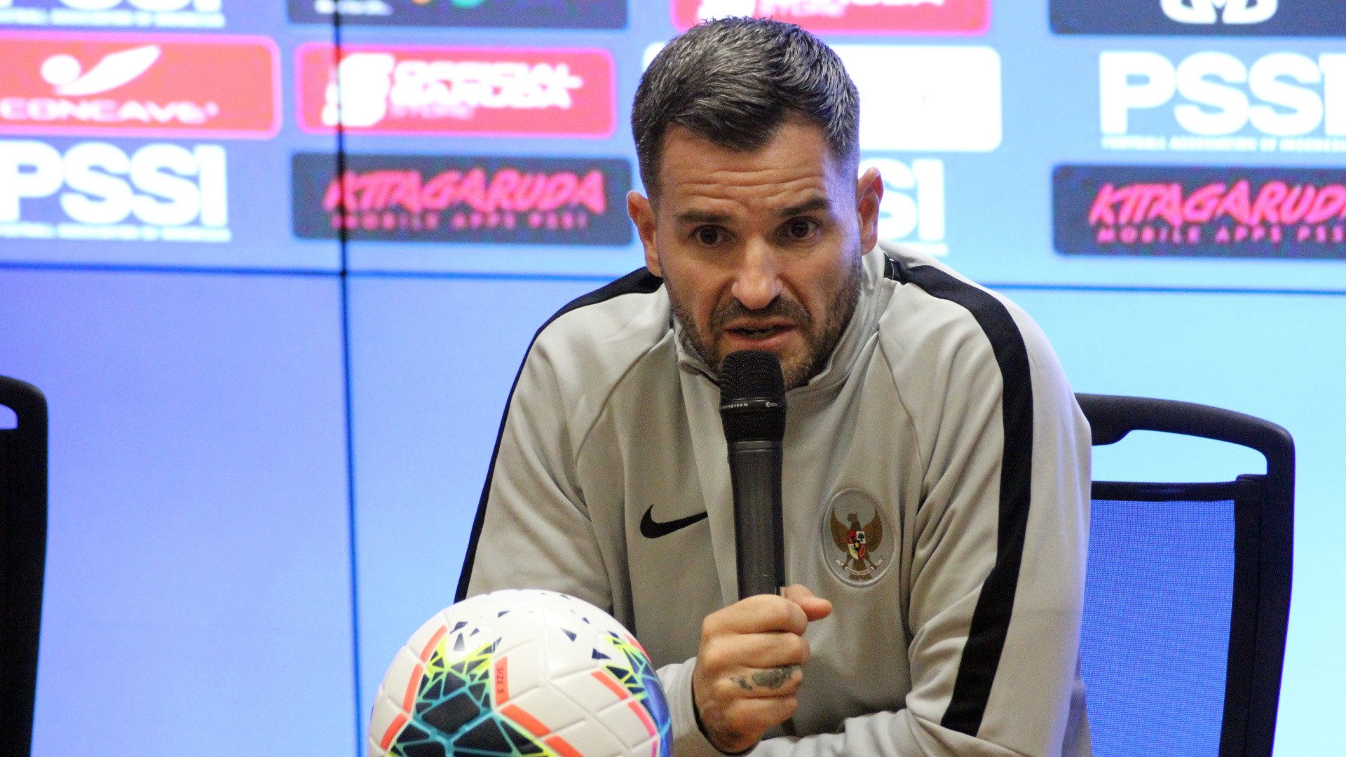 SỐC! HLV Indonesia đổ bệnh sau trận thua Việt Nam - Bóng Đá