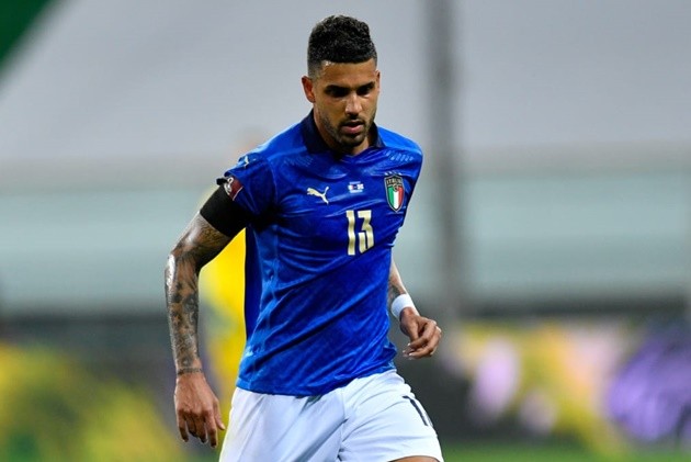 Cesar Azpilicueta offered some kind words to Chelsea teammate Emerson Palmieri  - Bóng Đá