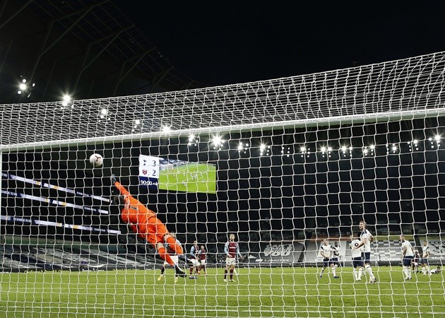 Dẫn 3-0 sau 16 phút, Tottenham vẫn chia điểm trong ngày Bale ra mắt - Bóng Đá