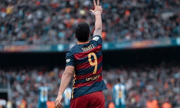 Luis Suarez aims dig at Barcelona’s president Josep Maria Bartomeu during farewell press conference  - Bóng Đá