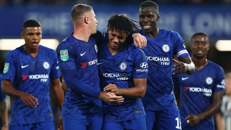 Chỉ 1 bức ảnh, đủ để thấy sự khác biệt giữa Man Utd và Chelsea - Bóng Đá