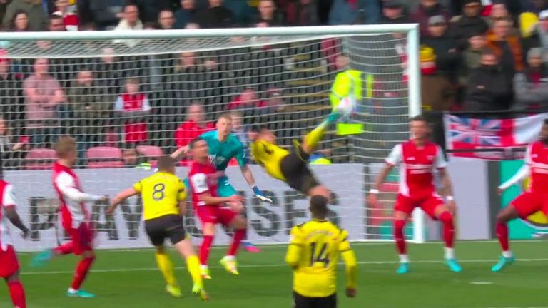 Trận Watford - Arsenal tái hiện siêu phẩm ngả bàn đèn của Rooney - Bóng Đá