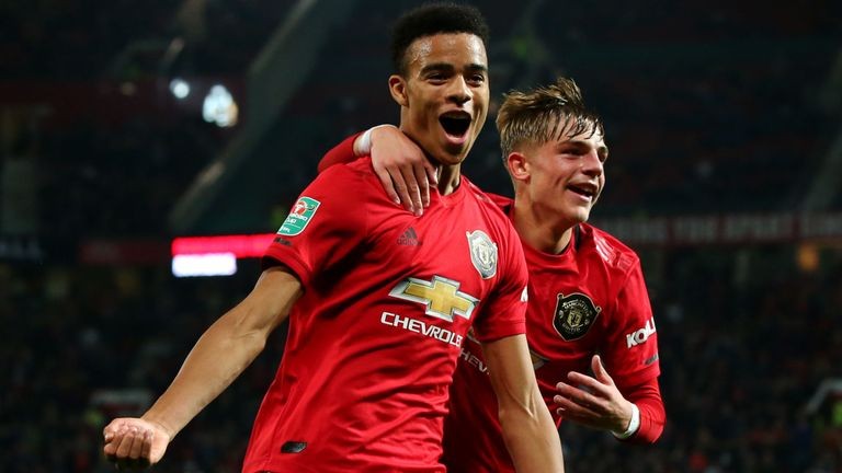 Man Utd tệ hại đến nỗi, Solskjaer chỉ còn biết trốn tránh - Bóng Đá