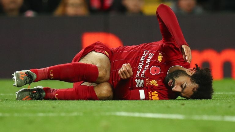 Liverpool sweating with Mohamed Salah spotted wearing protective boot - Bóng Đá