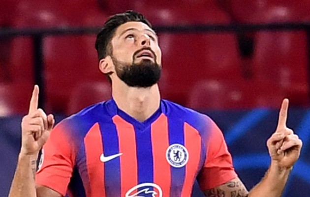 Giroud ôm Abraham - Bóng Đá