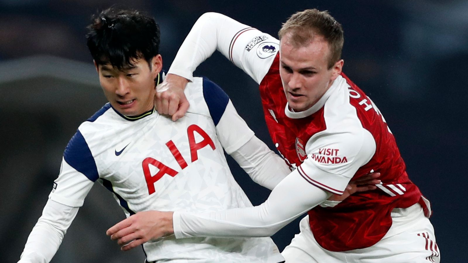 Rob Holding says Arsenal players are 'letting fans down' after derby defeat to Tottenham leaves Gunners 15th - Bóng Đá