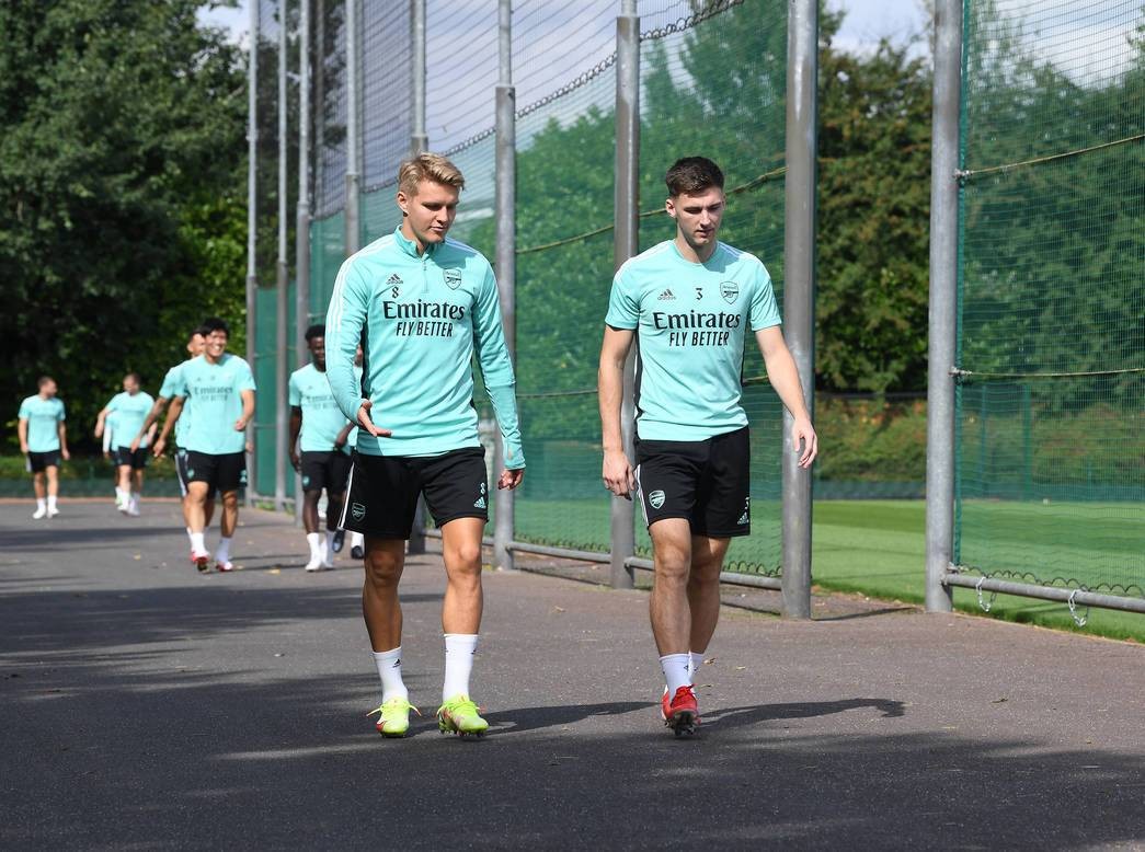 Bầu không khí tuyệt vời trên sân tập, tân binh Arsenal cười tươi rói - Bóng Đá