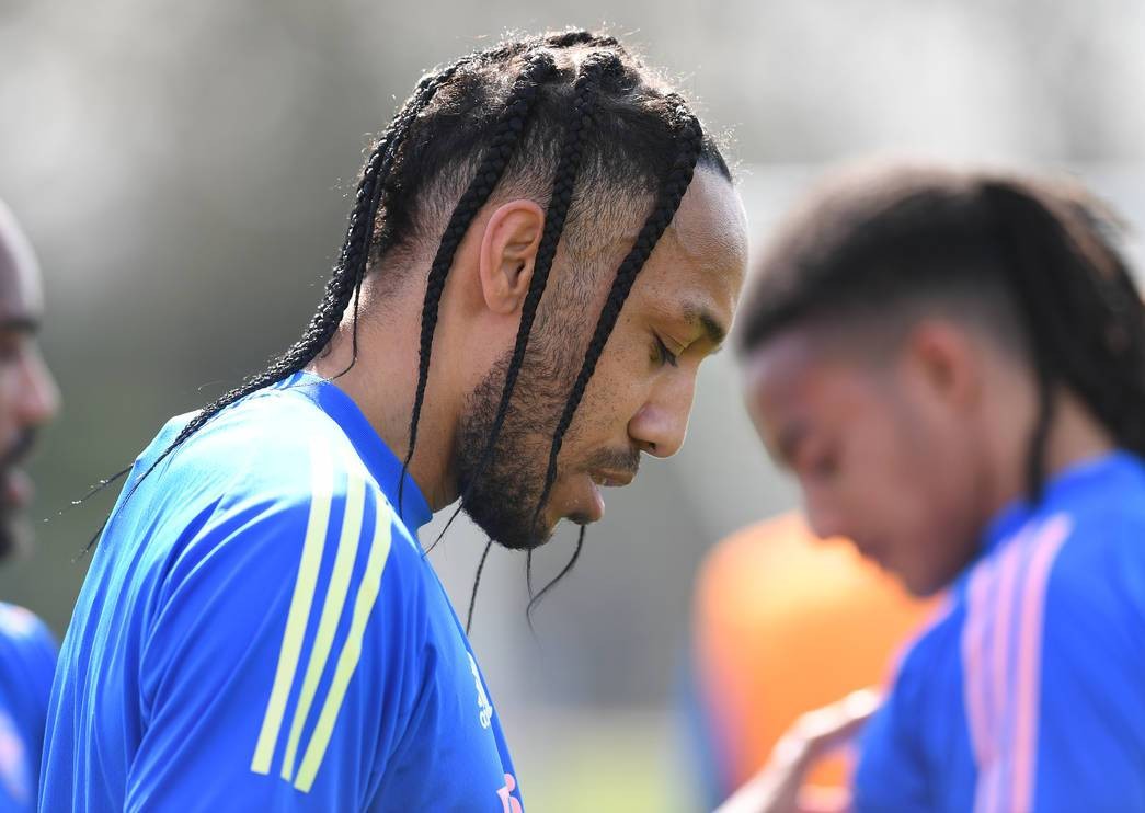 Aubameyang xuất hiện với diện mạo mới, nỗi ám ảnh của Arsenal lại ùa về - Bóng Đá