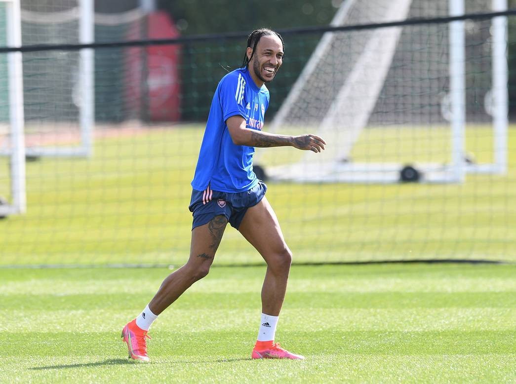 Aubameyang xuất hiện với diện mạo mới, nỗi ám ảnh của Arsenal lại ùa về - Bóng Đá