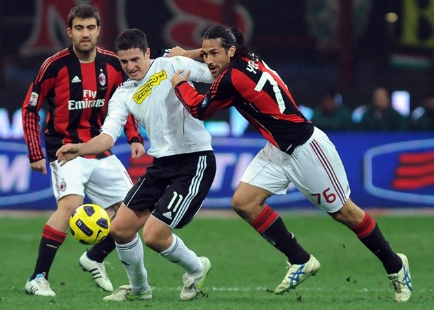 Từ 'tiểu Zidane' tới Torres: 10 bản hợp đồng 'thảm họa' của AC Milan - Bóng Đá