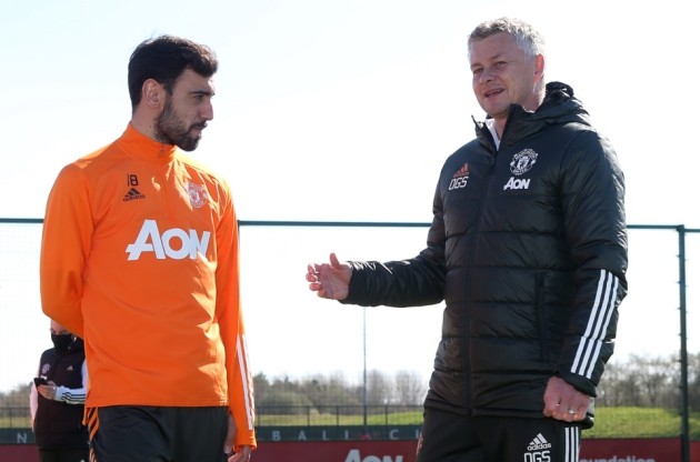  Ole Gunnar Solskjaer ‘influential for every Manchester United player’ reveals Bruno Fernandes, who lauds Michael Carrick’s importance - Bóng Đá