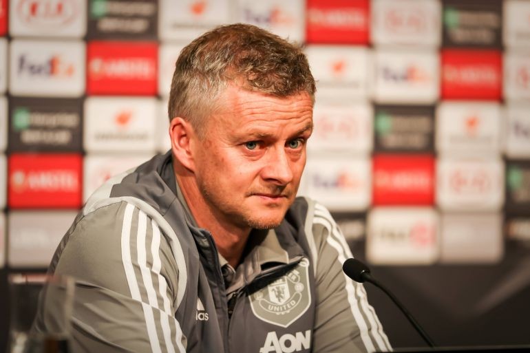 “He has to go” – These Man United fans call for Ole Gunnar Solskjaer sacking after sorry defeat to Aston Villa - Bóng Đá