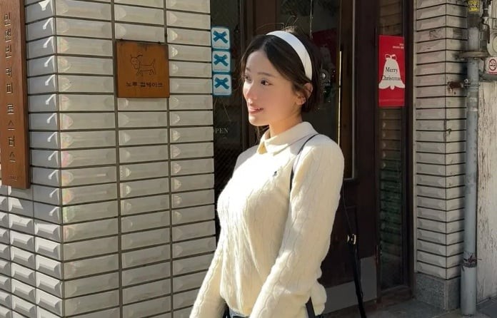 Những chi tiết nhỏ như băng đô, kẹp ngọc trai hay nơ lụa đóng vai trò quan trọng trong việc hoàn thiện diện mạo. 