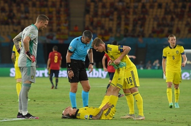 Điềm báo xuất hiện, trận Tây Ban Nha - Thụy Điển vỡ vụn vì 'chân gỗ' - Bóng Đá