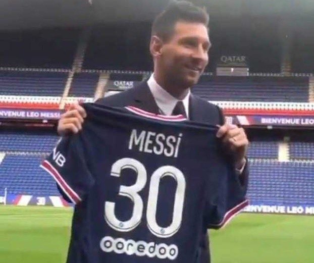 CHÍNH THỨC! Leo Messi ra mắt PSG, chốt luôn số áo - Bóng Đá
