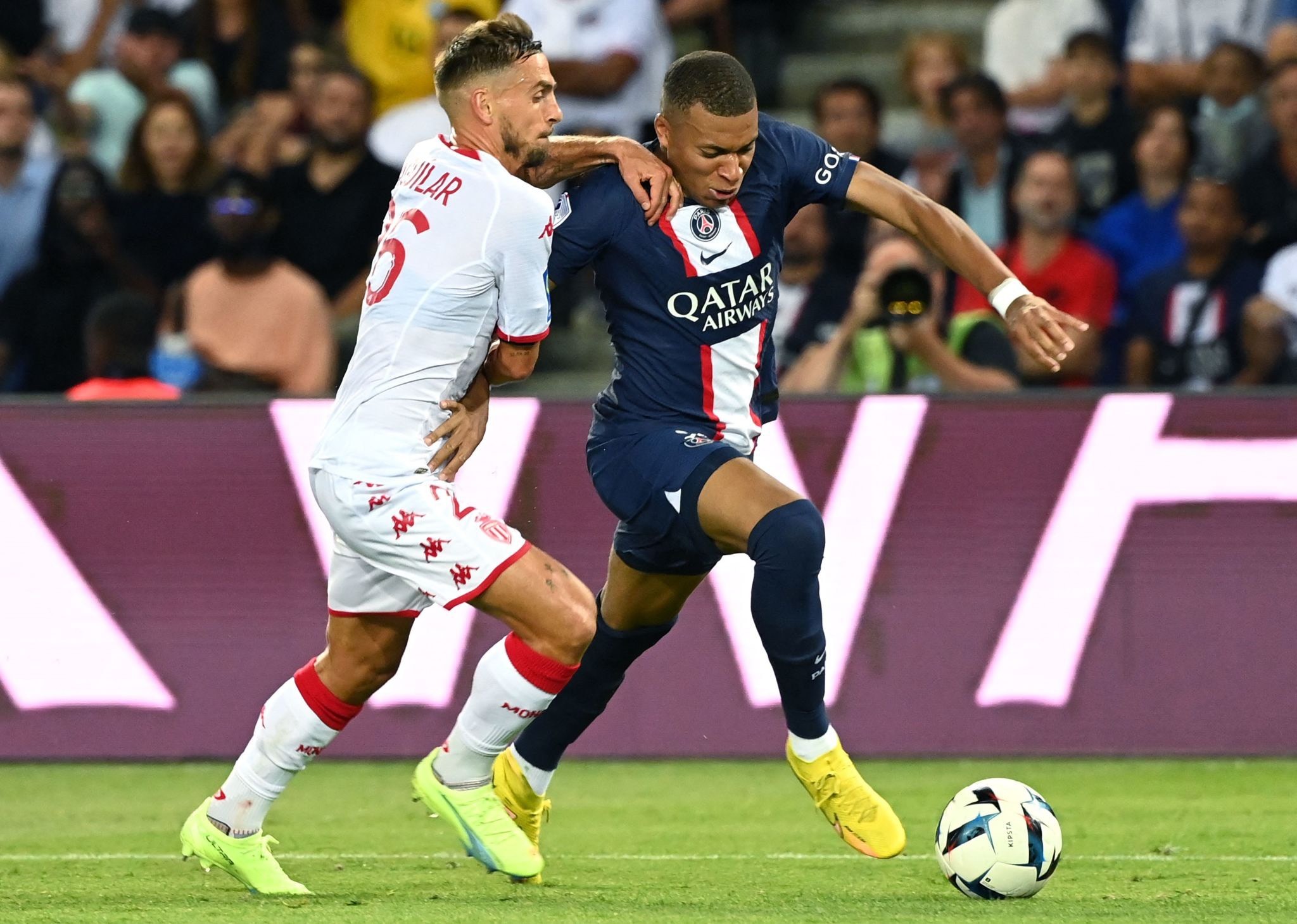 Neymar đá penalty trước Mbappe, PSG tránh trận thua bẽ mặt - Bóng Đá