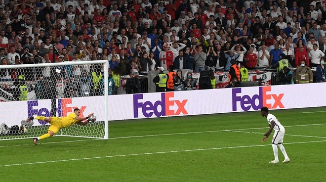 3 cầu thủ Anh vào sân thay người đều đá hỏng penalty - Bóng Đá