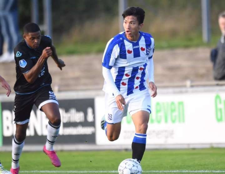 Tiết lộ! Trở lại Hà Lan, Văn Hậu nhận tin cực vui từ SC Heerenveen - Bóng Đá