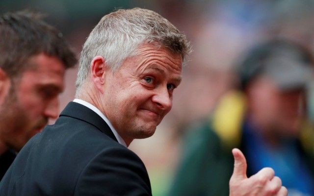 Transfer chief flies to England in hope of sealing £13m signing for Manchester United - Bóng Đá