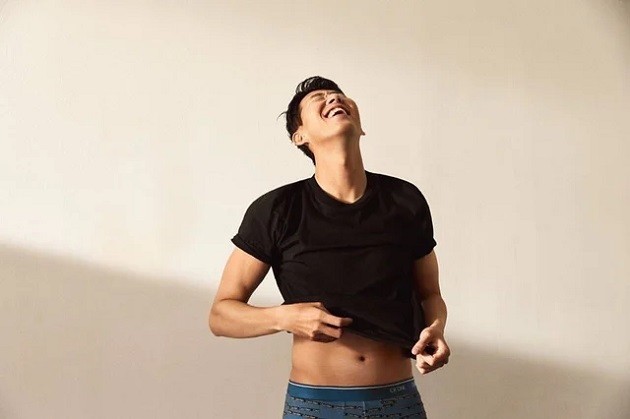 KOR BLIMEY ‘Exciting and surreal’ – Spurs ace Son Heung-min shows off six-pack as he becomes ‘Face of Calvin Klein’ in South Korea - Bóng Đá