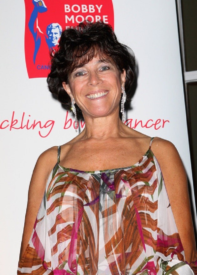 HayleyMcQueen You might hate the shirt but please love the cause. Here today supporting #FootballShirtFriday - Bóng Đá