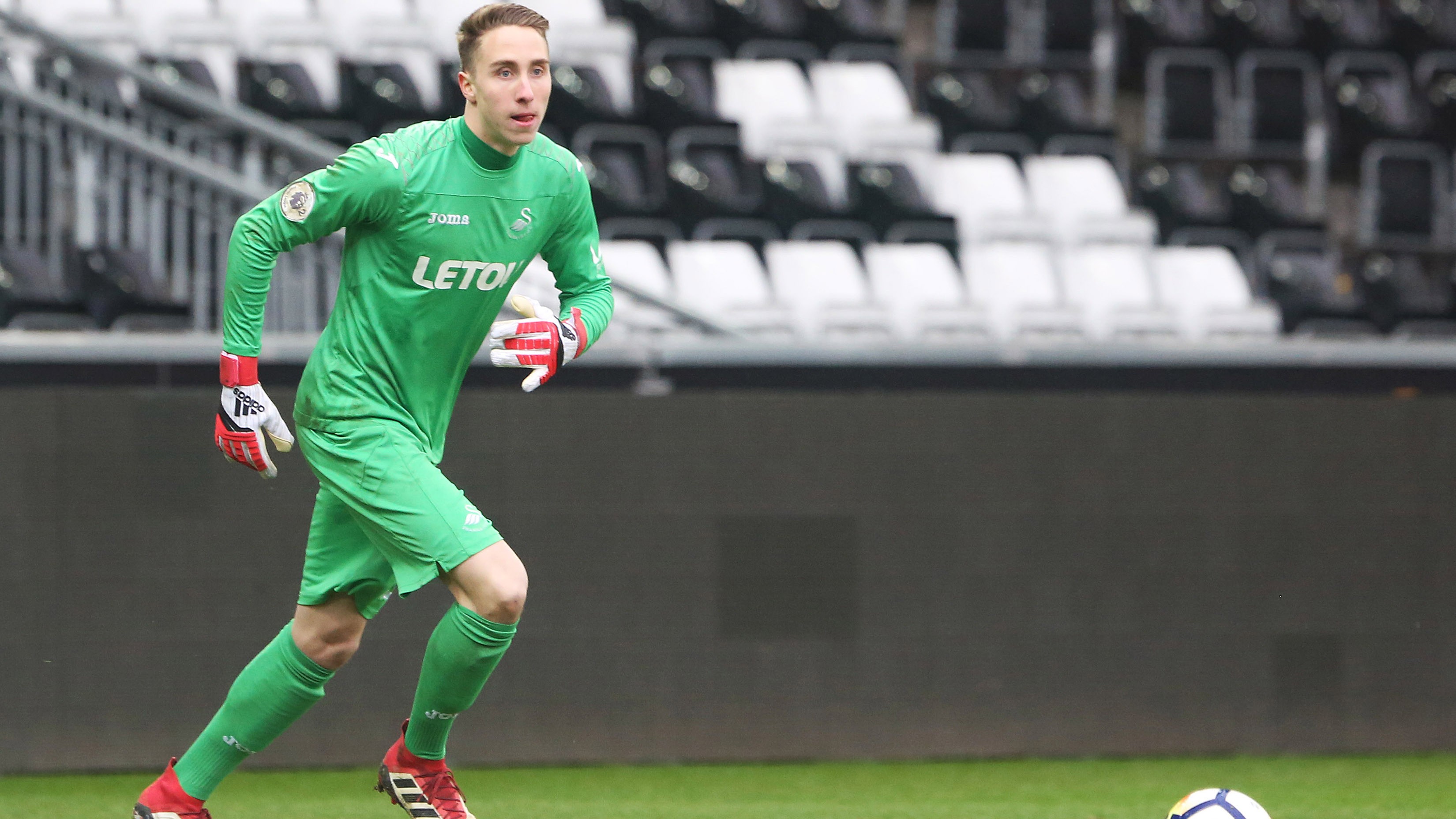 liverpool interested in steven benda - Bóng Đá