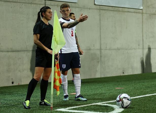 'This is our life now... we can hear explosions, the invaders are all around us' - Bóng Đá