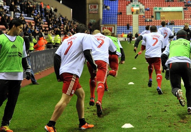 Carragher: 'Xin lỗi. Liverpool đã phạm sai lầm lớn' - Bóng Đá