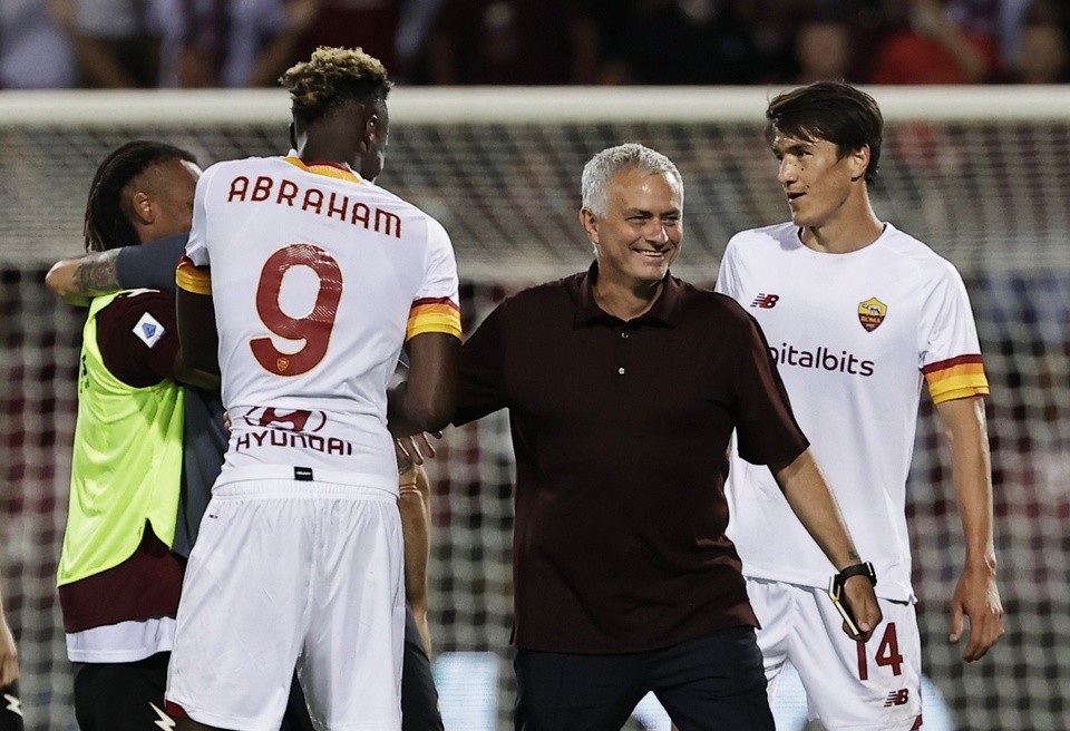 Rời Chelsea, hàng thải ghi siêu phẩm giúp đội bóng của Mourinho toàn thắng - Bóng Đá