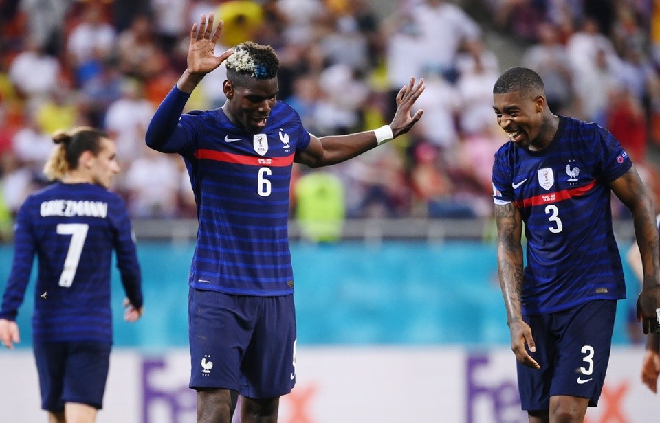 Pogba xuất thần từ người hùng hóa tội đồ - Bóng Đá