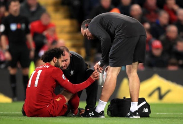 Liverpool sweating with Mohamed Salah spotted wearing protective boot - Bóng Đá